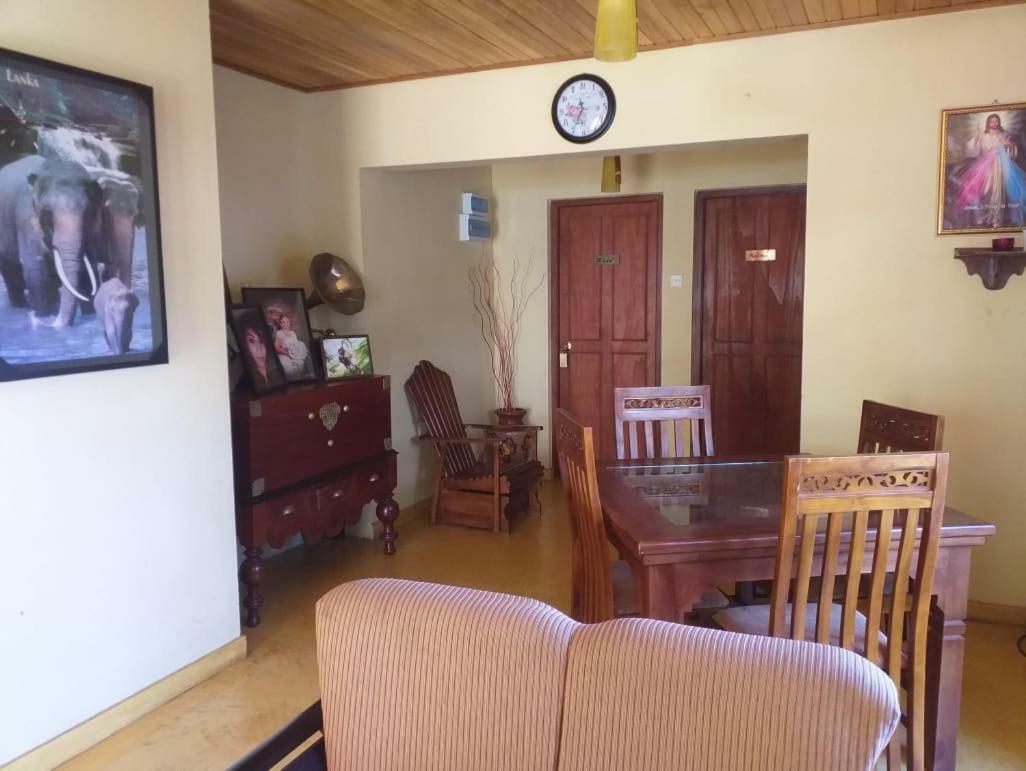 Hill View Bungalow Bed & Breakfast Нувара Елия Екстериор снимка
